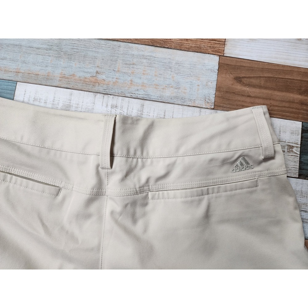 Adidas CLIMALITE Beige Bermuda Golf Shorts Belt Loops Womens Size 10 - Picture 4 of 5